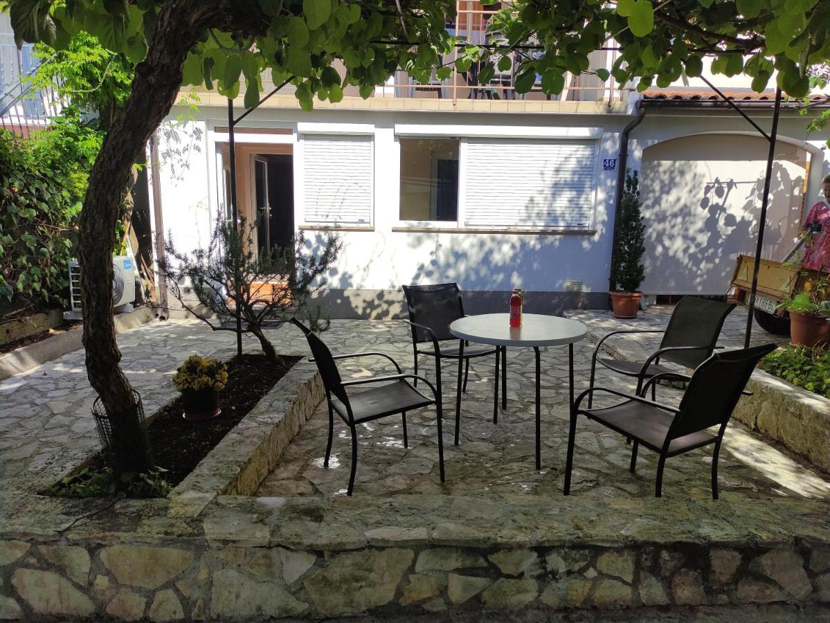 Apartment Valenta Porec Exterior photo
